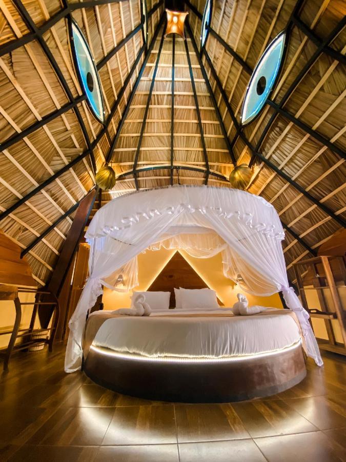 מלון טנגלה Igabara Hobbit House מראה חיצוני תמונה